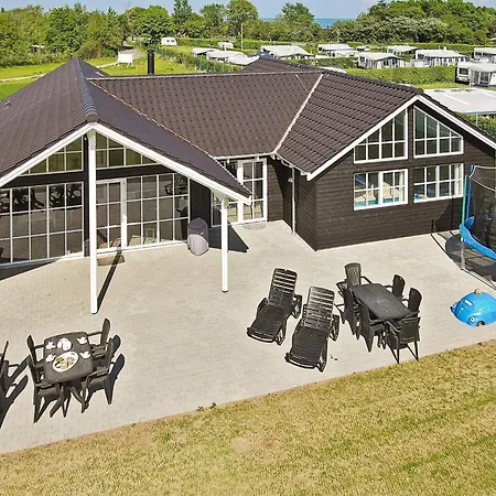 Semesterbostad Luxury House With Pool *