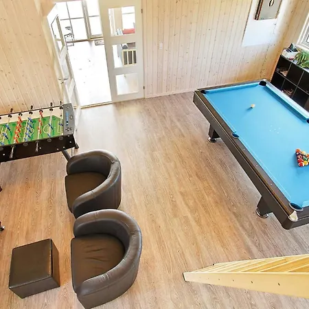 Semesterbostad Luxury House With Pool