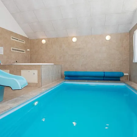 Luxury House With Pool Semesterbostad *