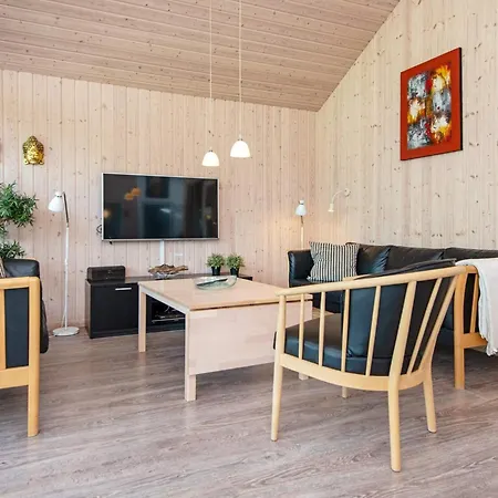 Semesterbostad Luxury House With Pool