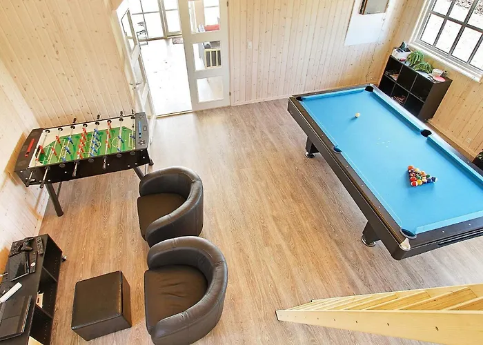 بيت للعطل Luxury House With Pool