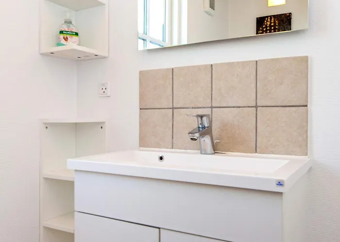 Luxury House With Pool בית נופש