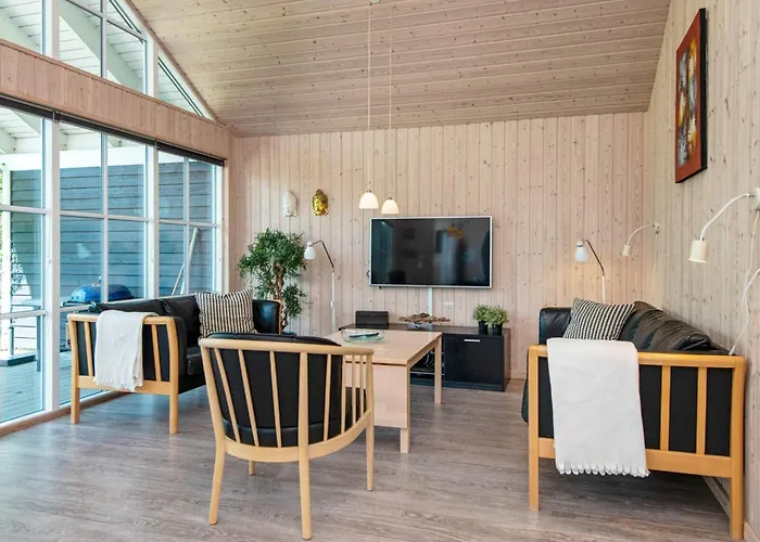 Luxury House With Pool