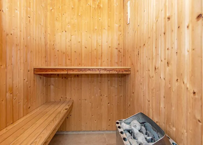 Luxury House With Pool בית נופש